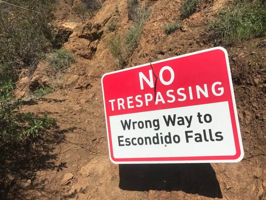 Escondido Falls private property no tresspassing sign
