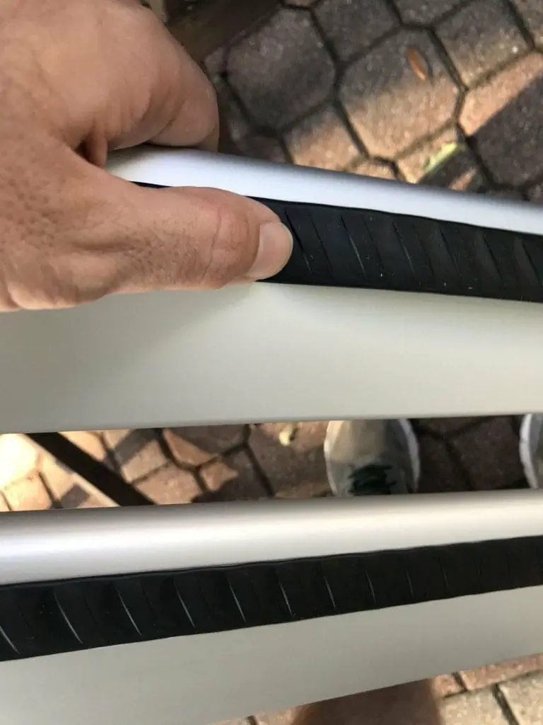 Thule Aeroblade Jeep Roof Rack rubber grip install