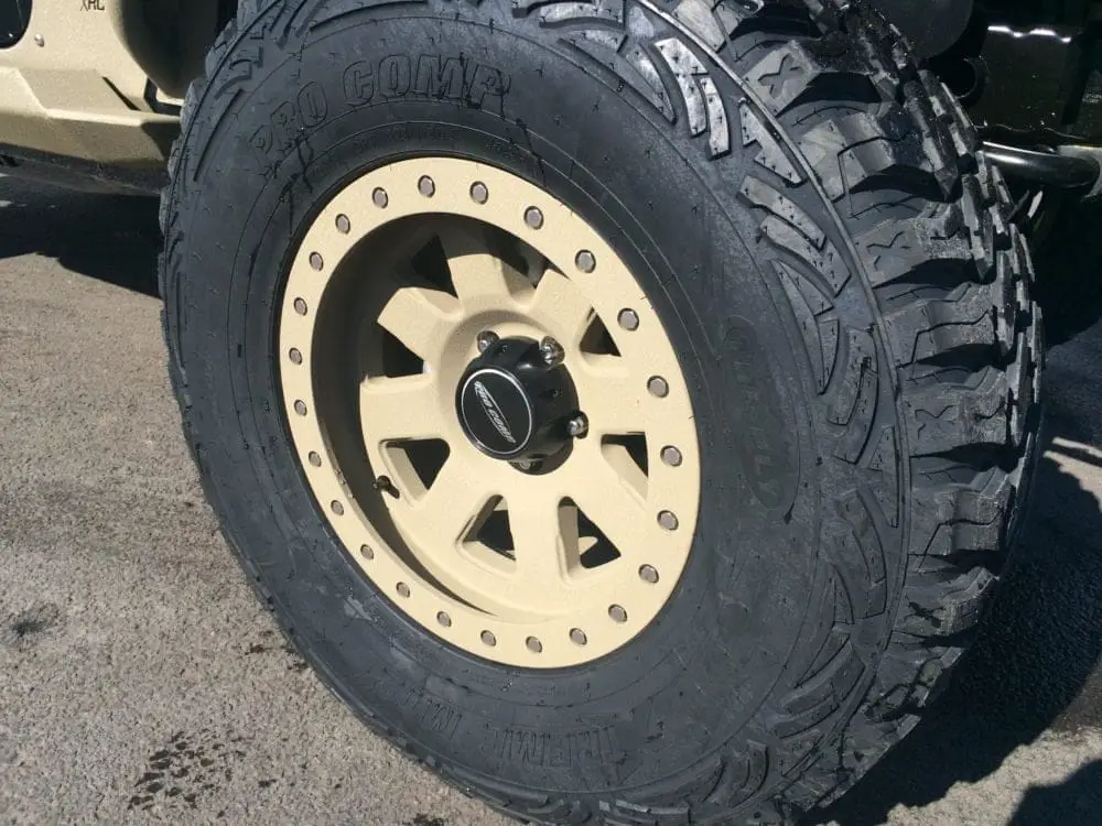 beadlock offroad rim and tire