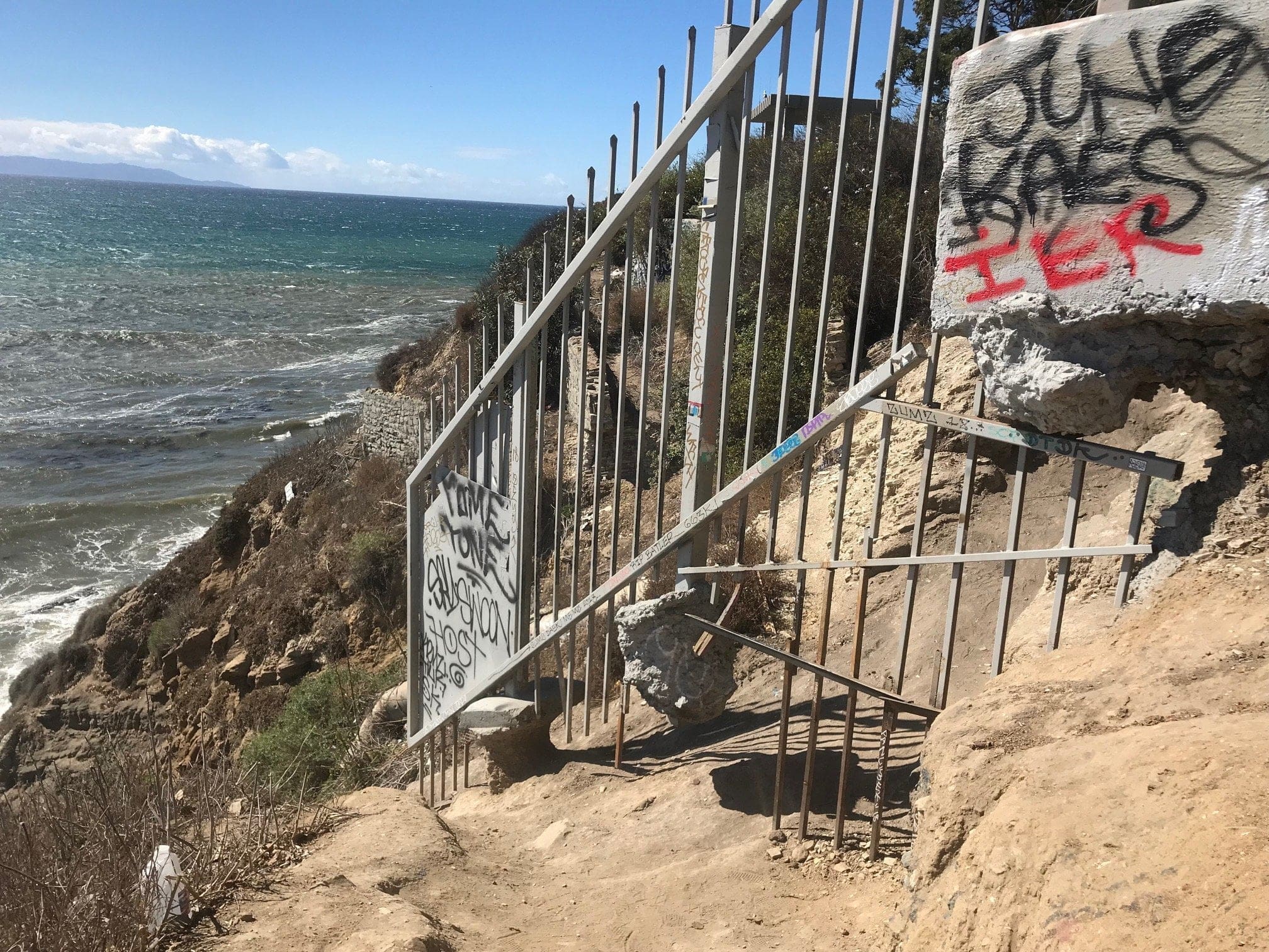 san pedro sunken city gate crossing path