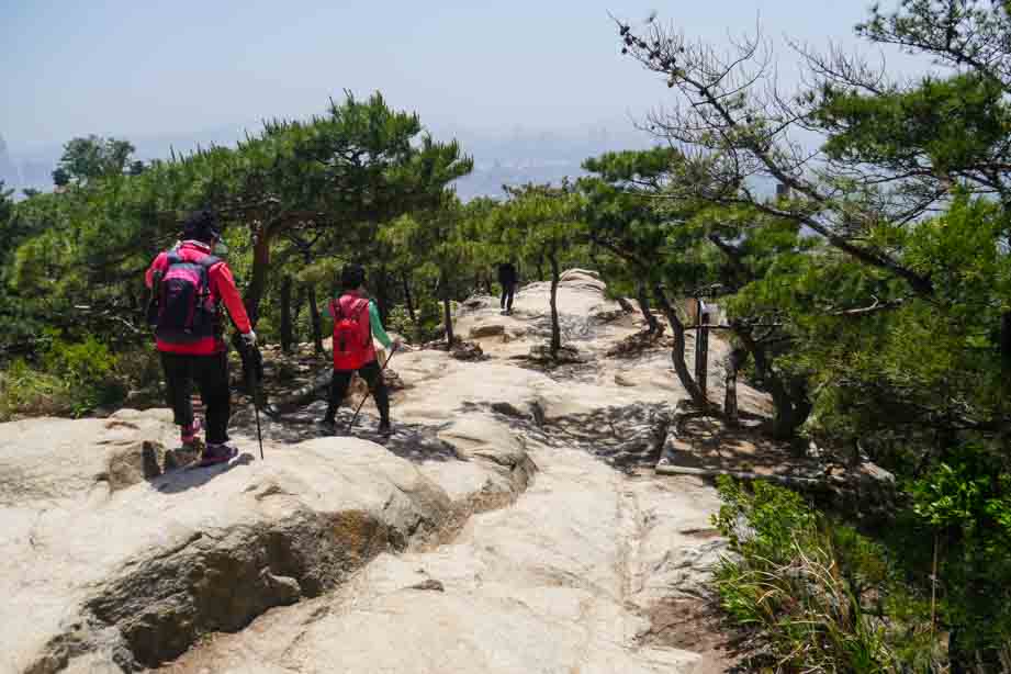 hiking in seoul korea