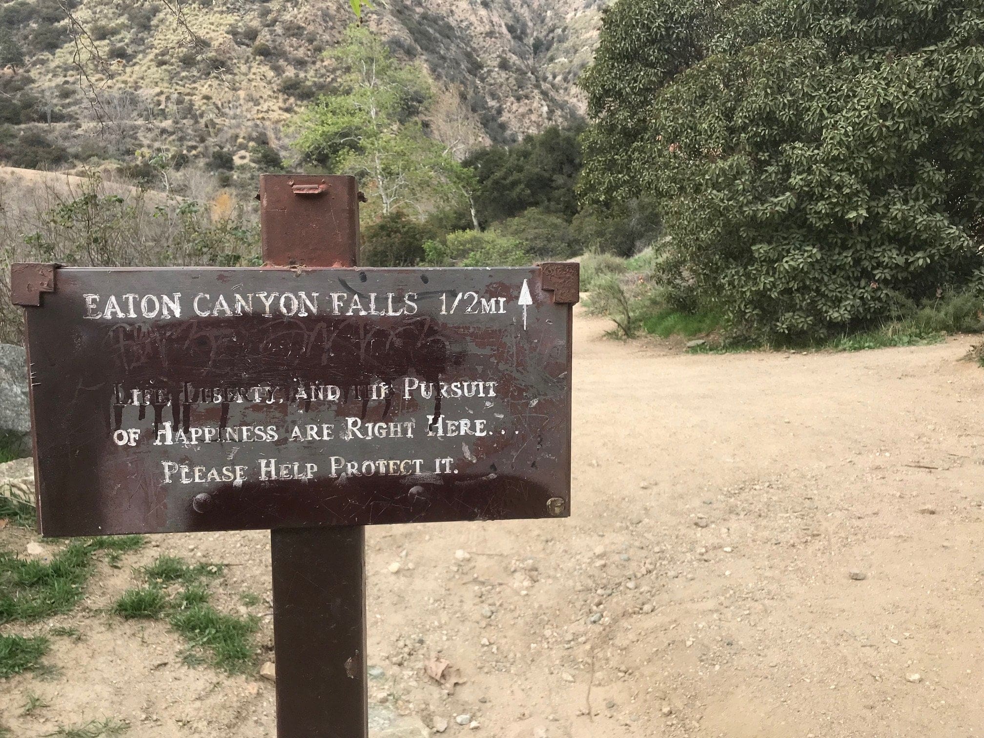 eaton canyon falls trail sign